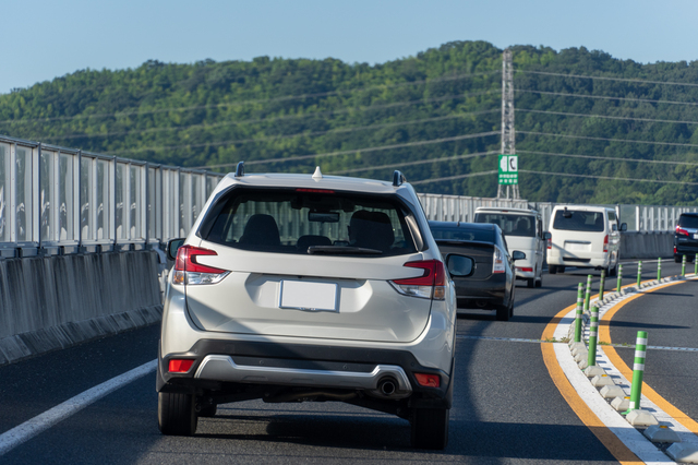 車がパンクしたときの対処法とは 修理の方法や費用なども解説 カーコンビニ倶楽部