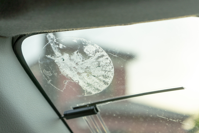 車検シール 検査標章 の意味や正しい貼り方を知っておこう カーコンビニ倶楽部