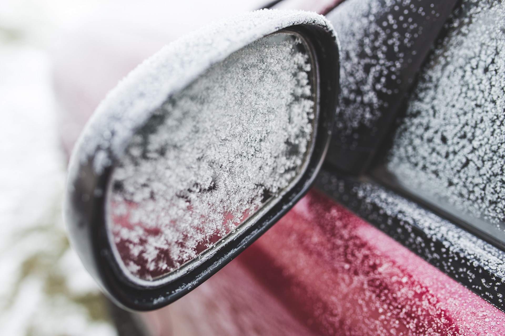 冬に多い車のトラブル エンジンがかからない原因と対策とは カーコンビニ倶楽部