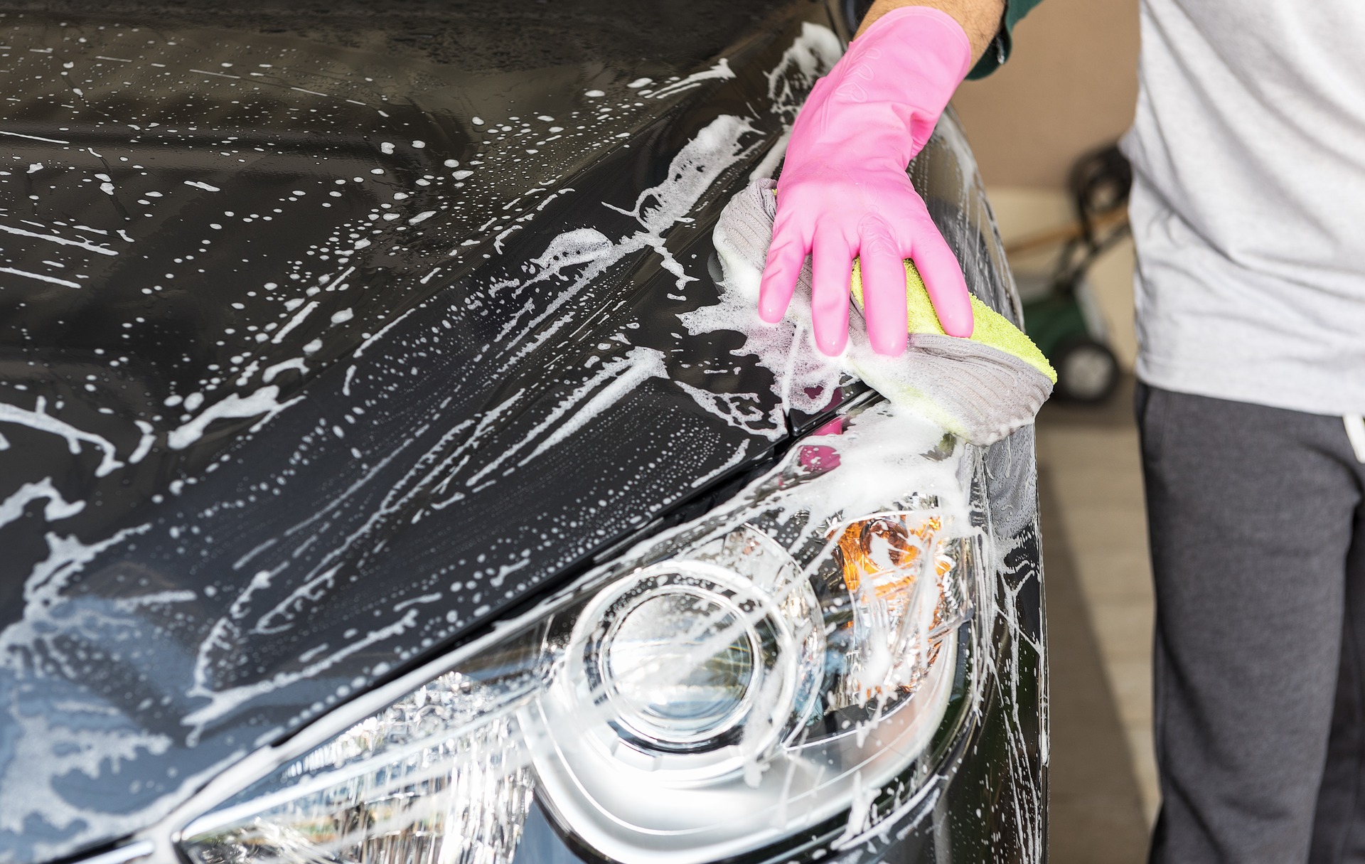 洗車の仕上がりは拭き上げで決まる シミや水垢を作らない拭き上げのコツ カーコンビニ倶楽部