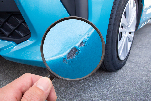 車の塗装が剥がれる原因とは？修理方法や費用相場も解説｜カーコンビニ 