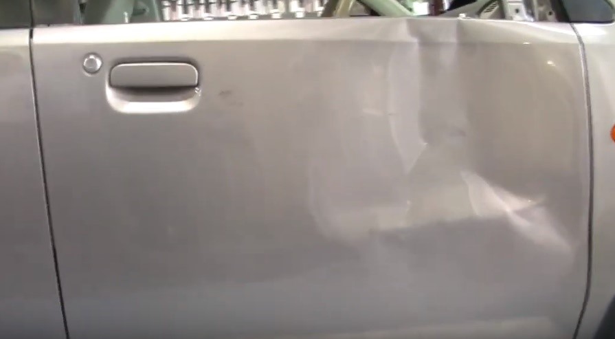 車のへこみ修理にかかる期間や修理方法とは 車のへこみを直すならカーコンビニ倶楽部におまかせ カーコンビニ倶楽部