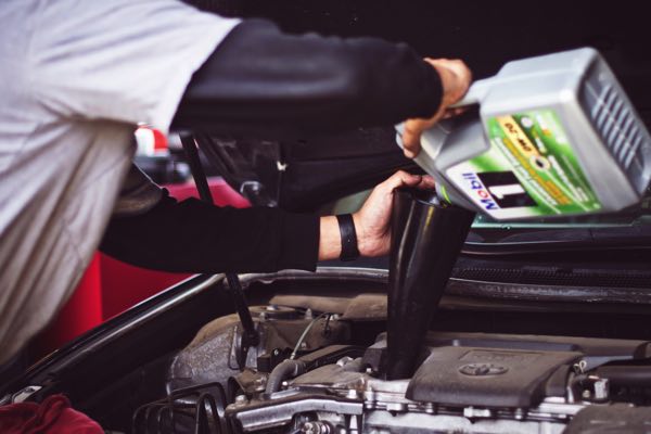 車のスパークプラグ交換は定期的に 正しい交換スパンや費用についてご紹介 カーコンビニ倶楽部