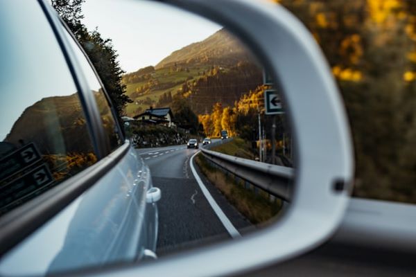 ドライブレコーダーを後方にも設置すべき理由とは 安全で快適なカーライフのためにできること カーコンビニ倶楽部