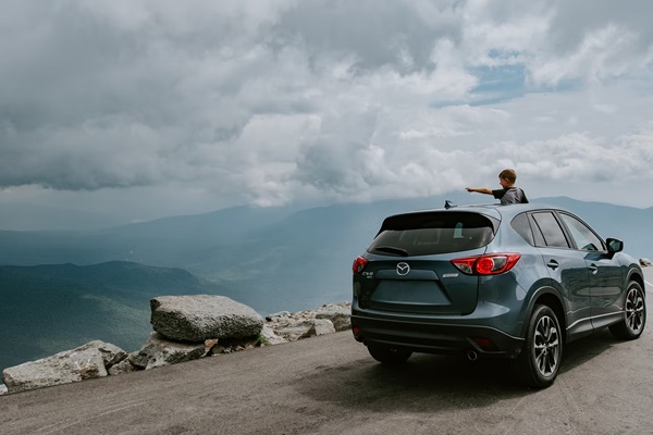 リアウインドウとは 目隠しやステッカーはokなのか解説 カーコンビニ倶楽部