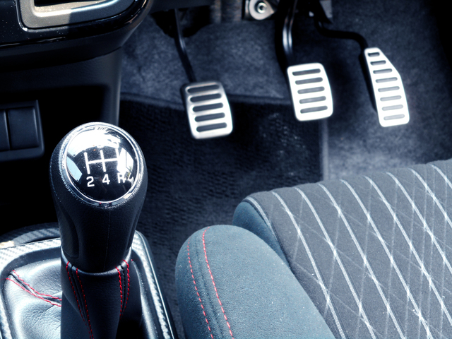 車のクラッチの交換時期の見極めポイントや費用相場とは カーコンビニ倶楽部