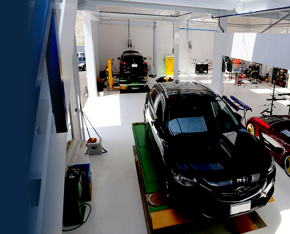 岡崎市リペアガレージの大型鈑金修理工場