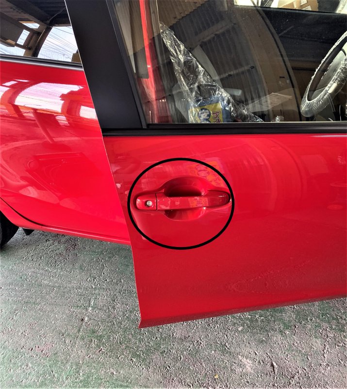 運転席ドアノブ交換 茨城県ひたちなか市 水戸市 日立市 トヨタアクア ドアノブ交換作業 カーコンビニ倶楽部 ビッグオート 株 勝田店