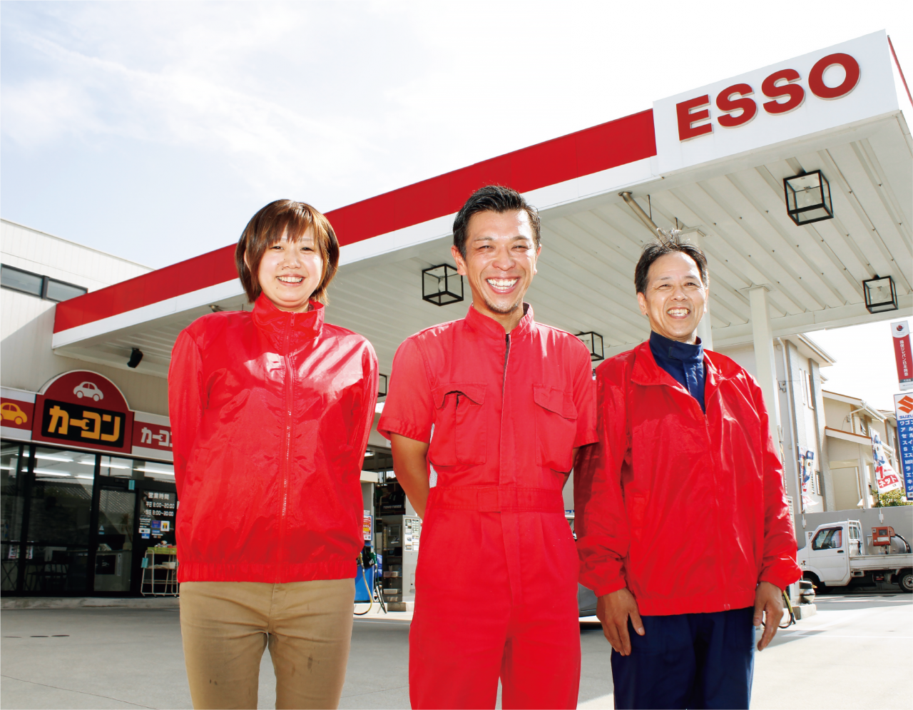 取材陣を笑顔で迎えてくれた刈谷駅北口店の有川店長とスタッフ。