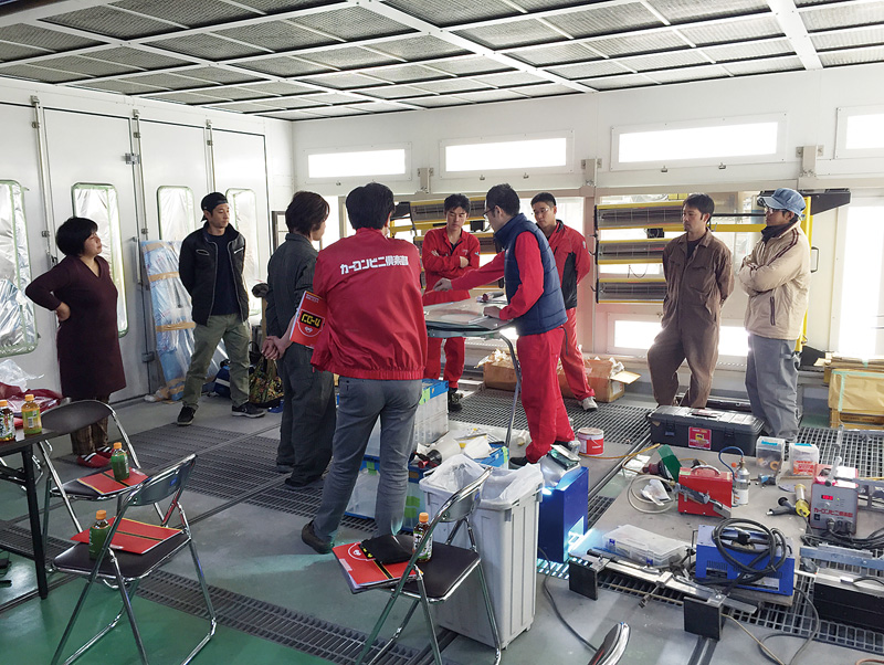 静岡東部工法研修には3名のメカニックが参加。新たな技術の習得にも精力的