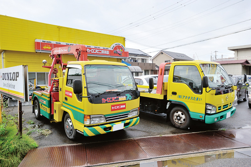 大破、中破の修理も数多く寄せられる同店。レッカー車両での引き取りにも対応