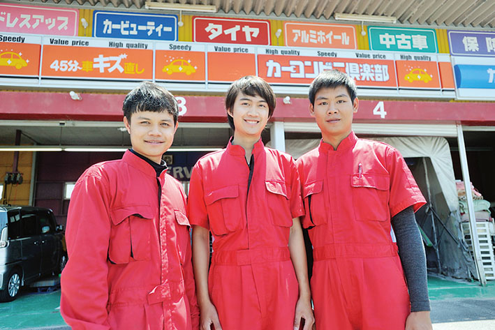 タイからの3人の実習生。左：デュウさん(22歳)、タムさん(21歳)、バムさん(20歳)